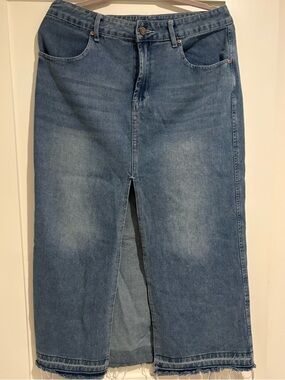 Classic Blue Denim Maxi Skirt with Front Slit Size 11/29